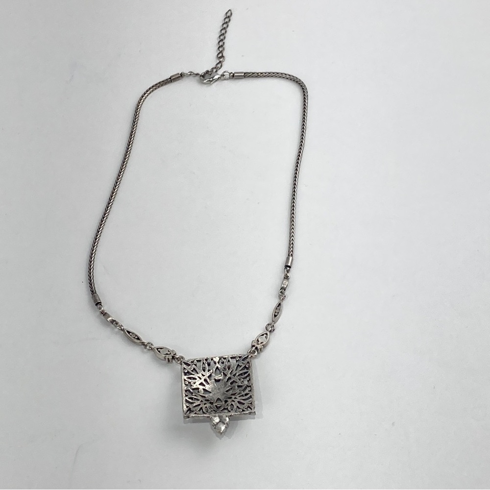 VTG black and silver tone necklace with a square pendant - Picture 7 of 11